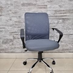 Кресло Barneo K-147 для персонала (серая ткань и сетка) в Кунгуре - kungur.mebel24.online | фото